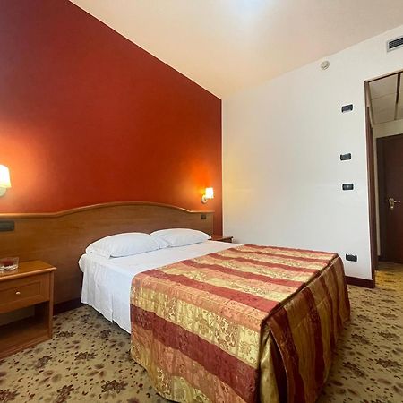Vald Hotel Val della Torre Bagian luar foto