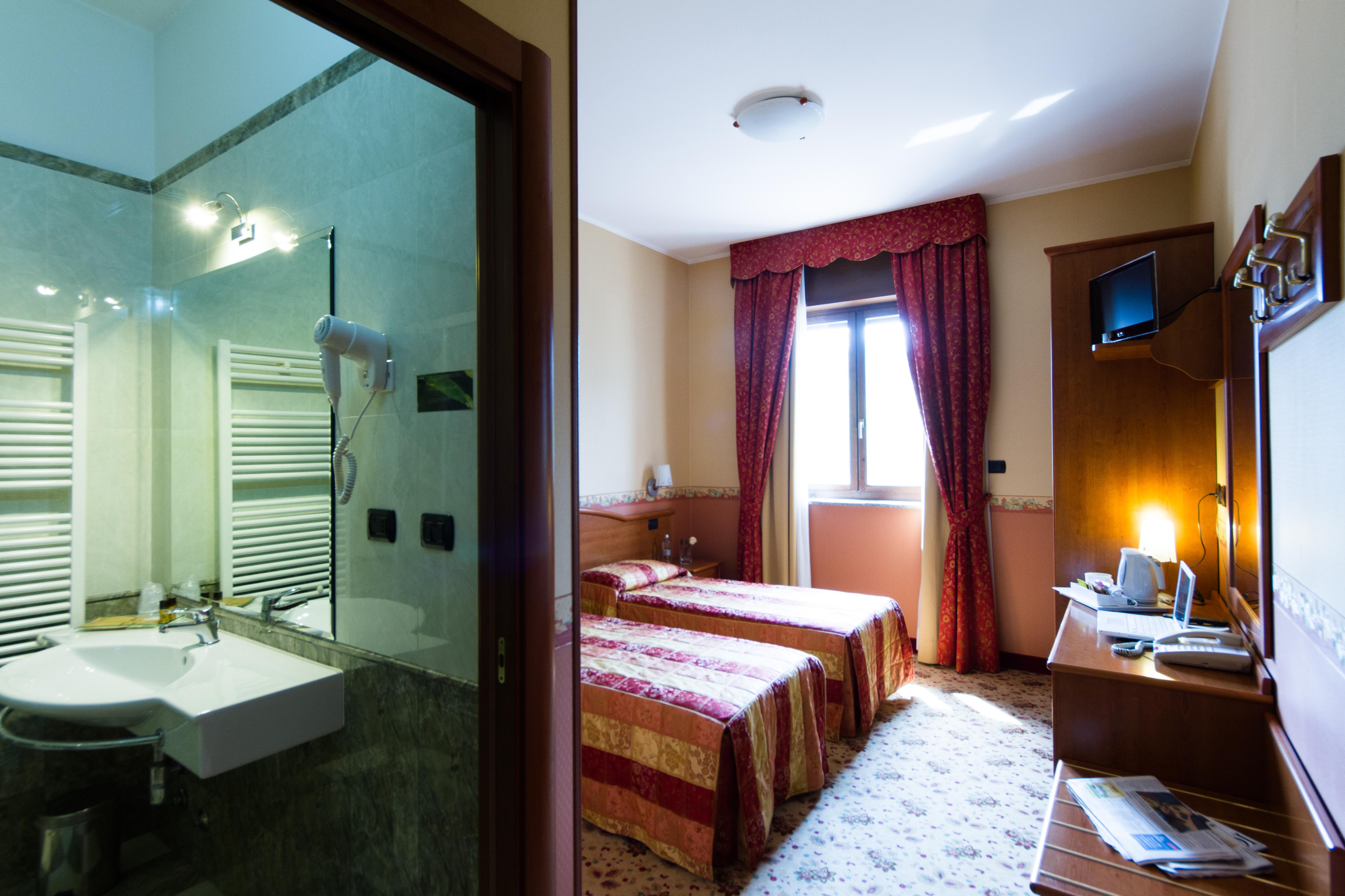 Vald Hotel Val della Torre Bagian luar foto