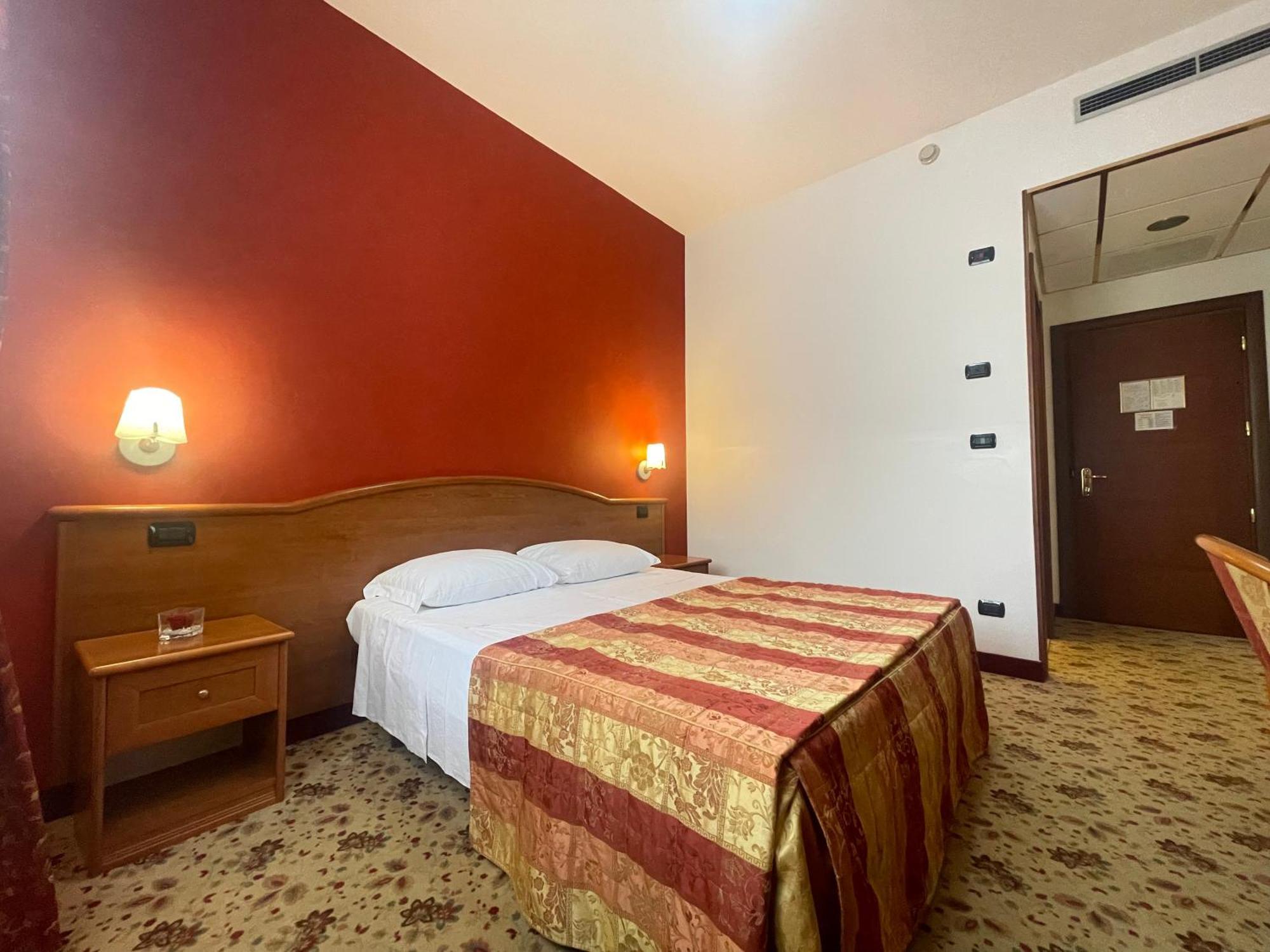 Vald Hotel Val della Torre Bagian luar foto