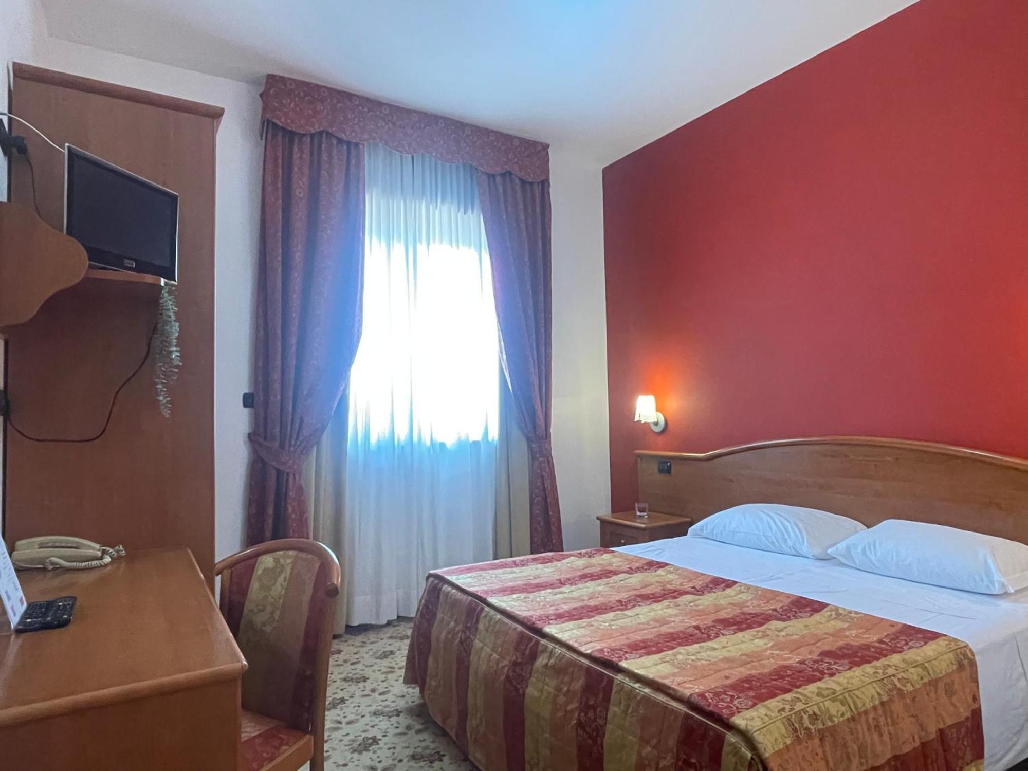 Vald Hotel Val della Torre Bagian luar foto