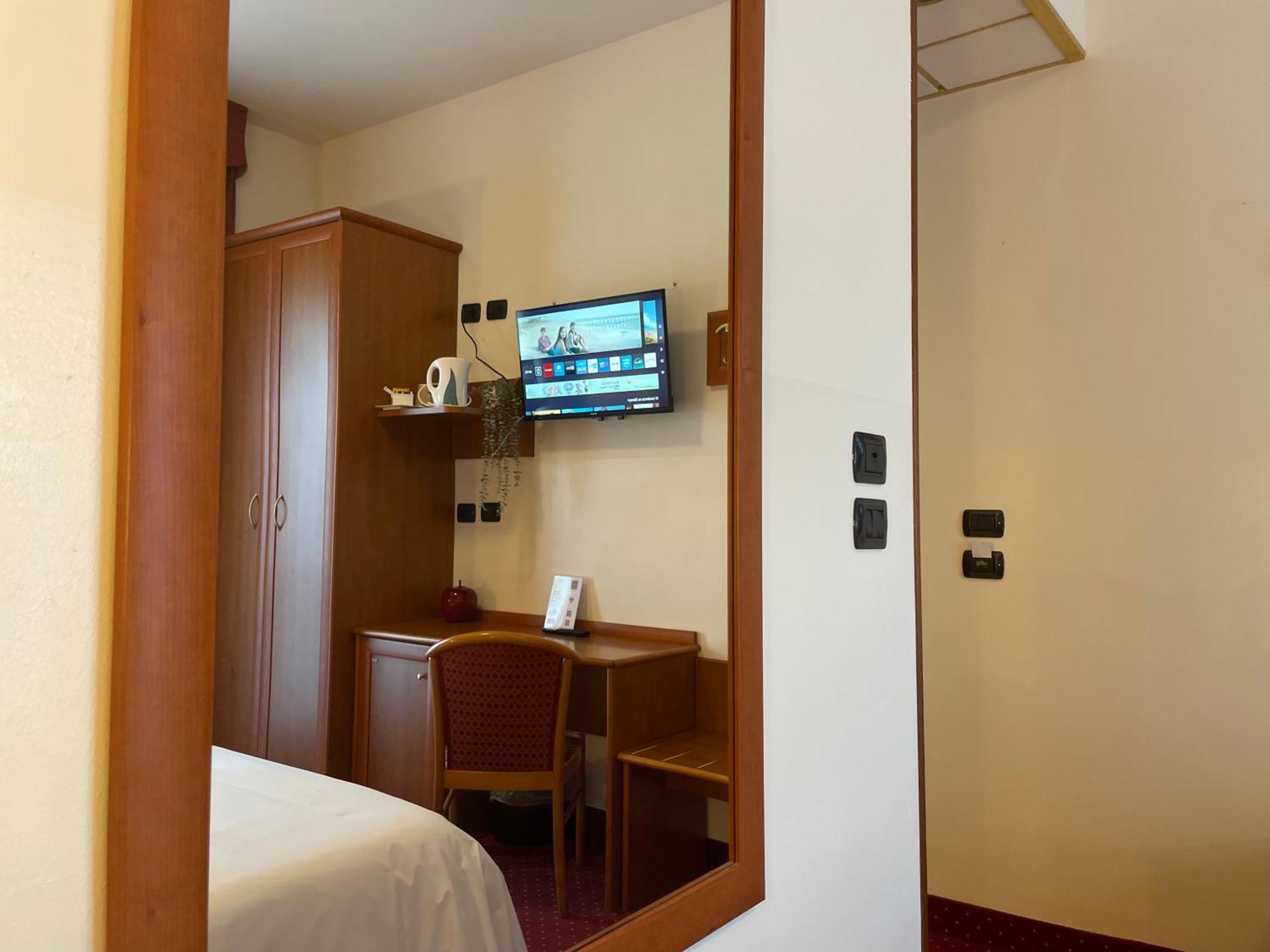 Vald Hotel Val della Torre Bagian luar foto