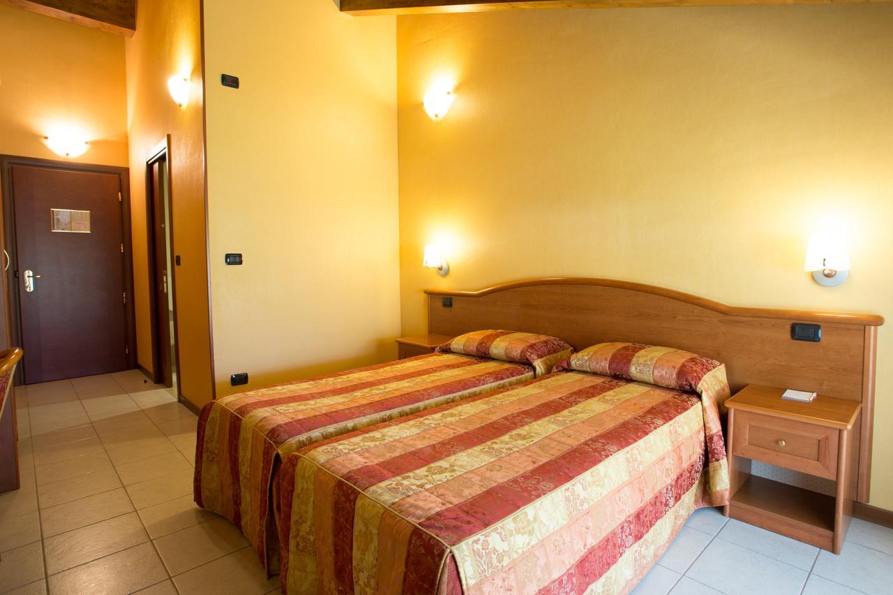 Vald Hotel Val della Torre Bagian luar foto